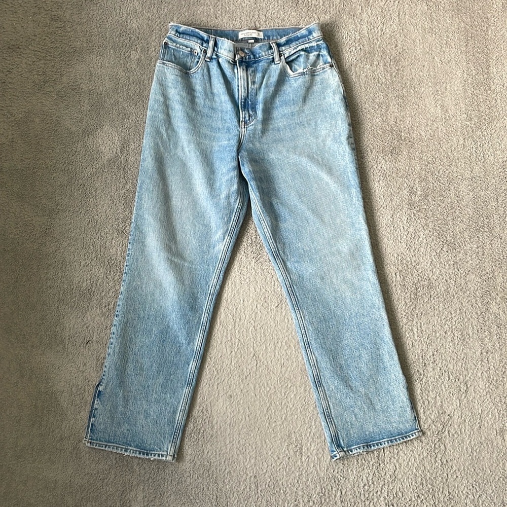 EC Abercrombie & Fitch The 90's Straight Medium Wash Curve Love - Size 12S